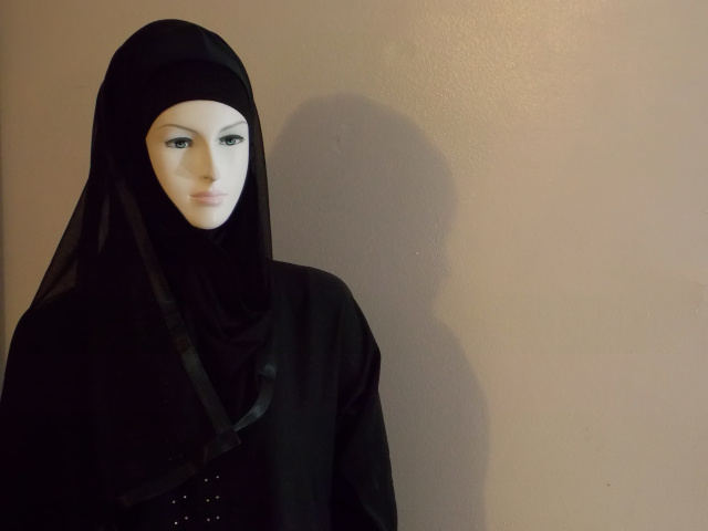Black Kuwaiti Joint Hijab 1
